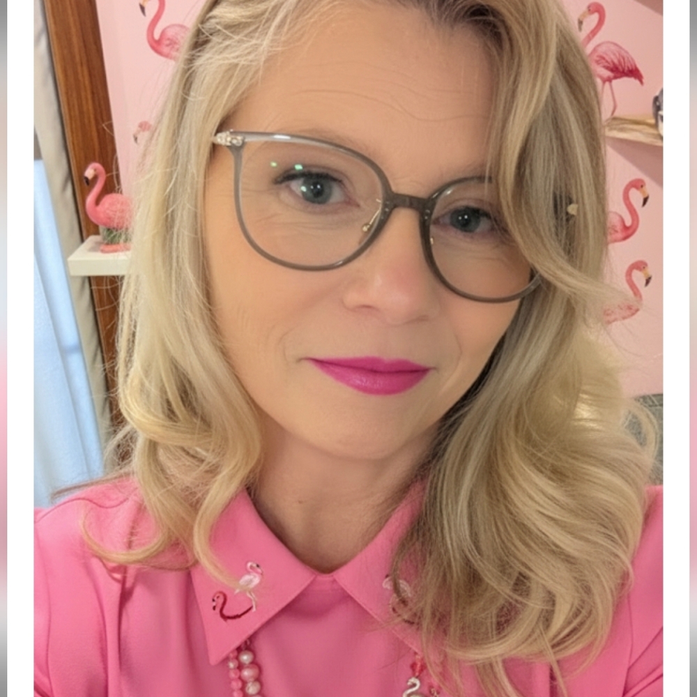 Meet your Posher, Dana